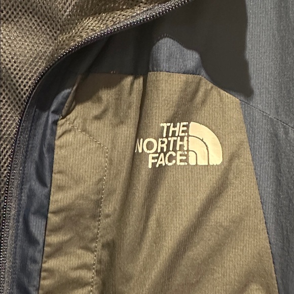 The North Face Men's Navy and Gray Windbreaker - Picture 3 of 14